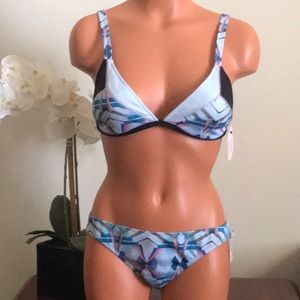 Victoria’s Secret M Teeny Triangle/S Cheeky Bikini